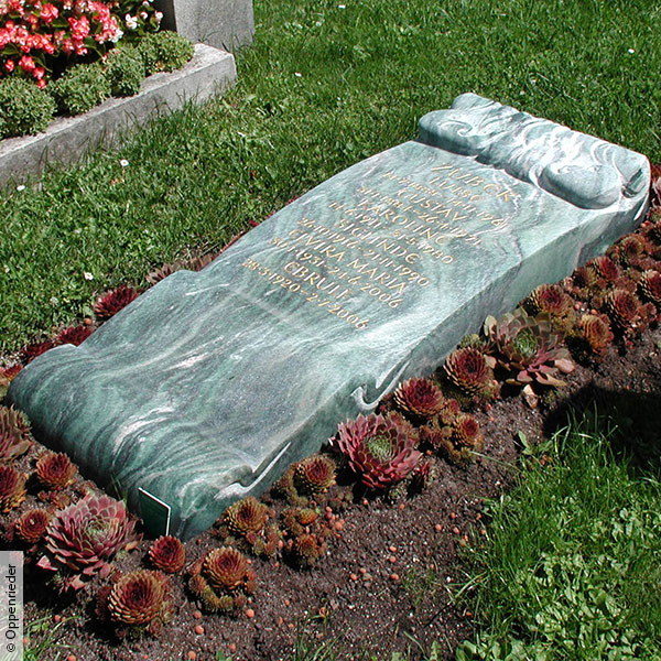 Wissen: Liegender Grabstein