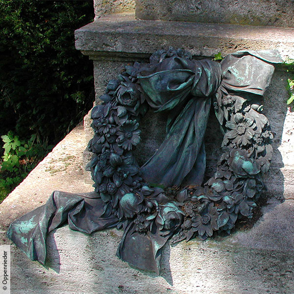 Wissen: Historischer Grabstein