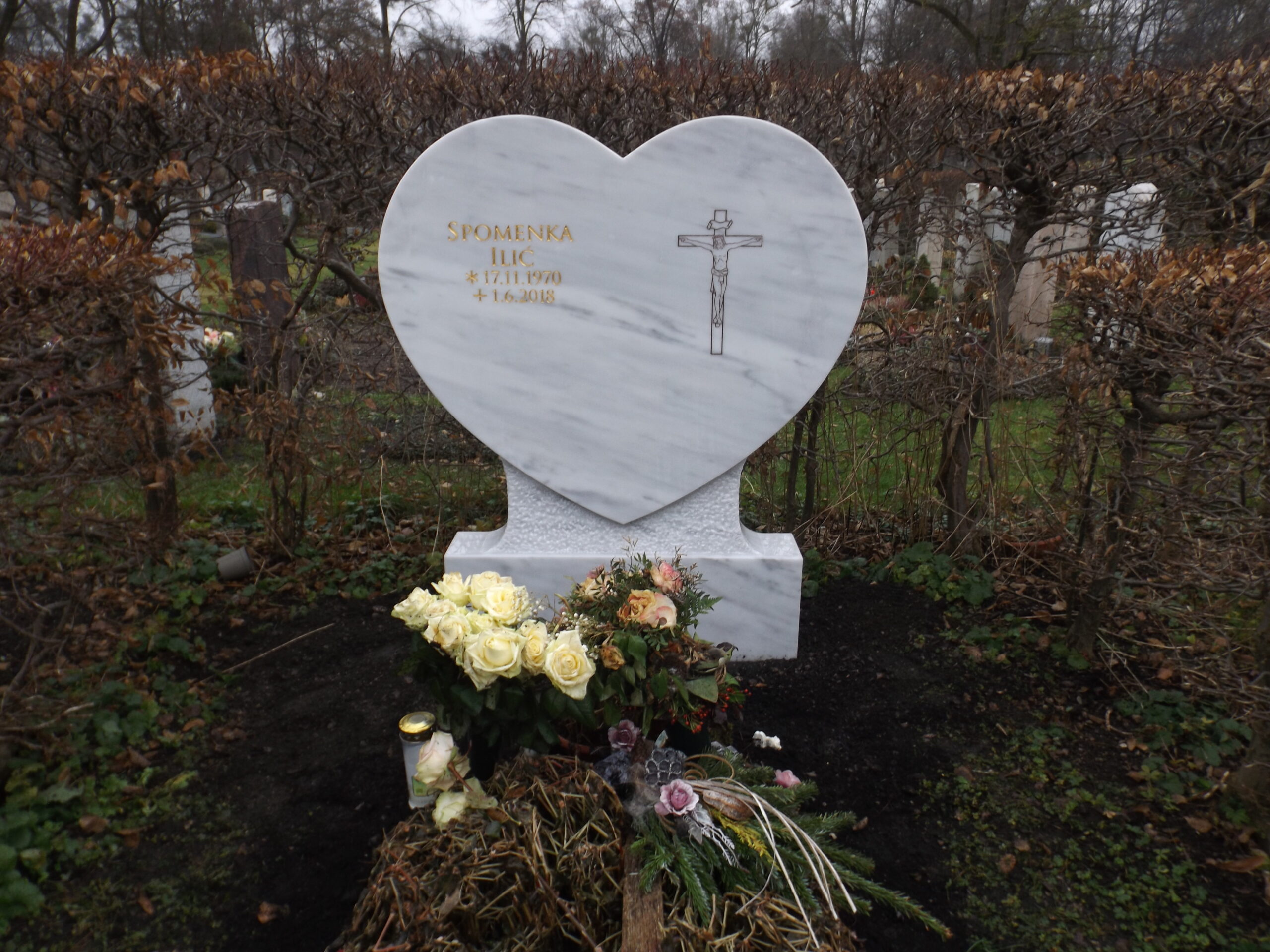 Ein Herz auf dem Grab